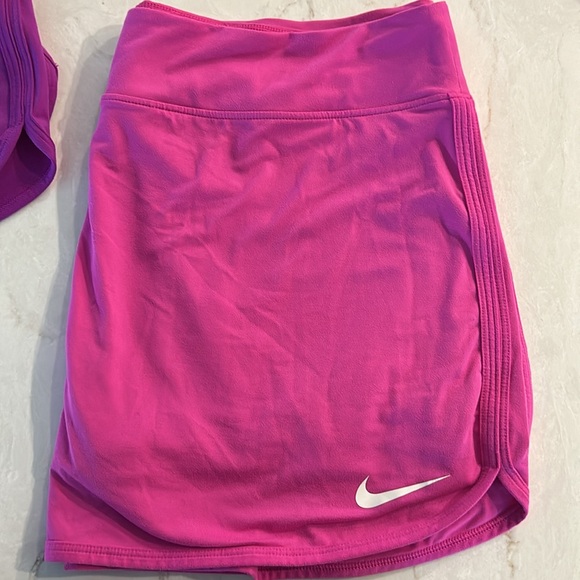 Lot of 3 Nike Dri Fit  Tennis skirts—size Large - Picture 3 of 9